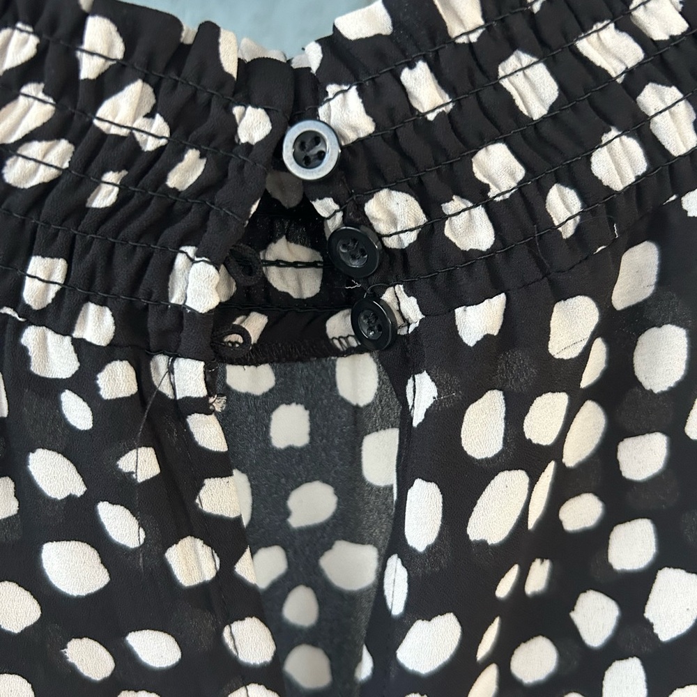 DR2 Stretch Neckline Stretch Wrists Polka Dot Tie Back Top Size XL - Picture 3 of 5